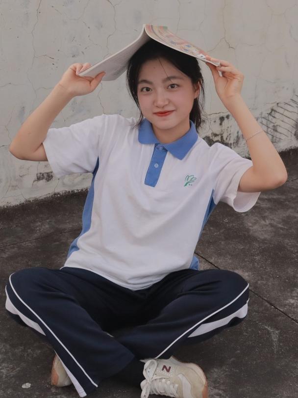 DƬ